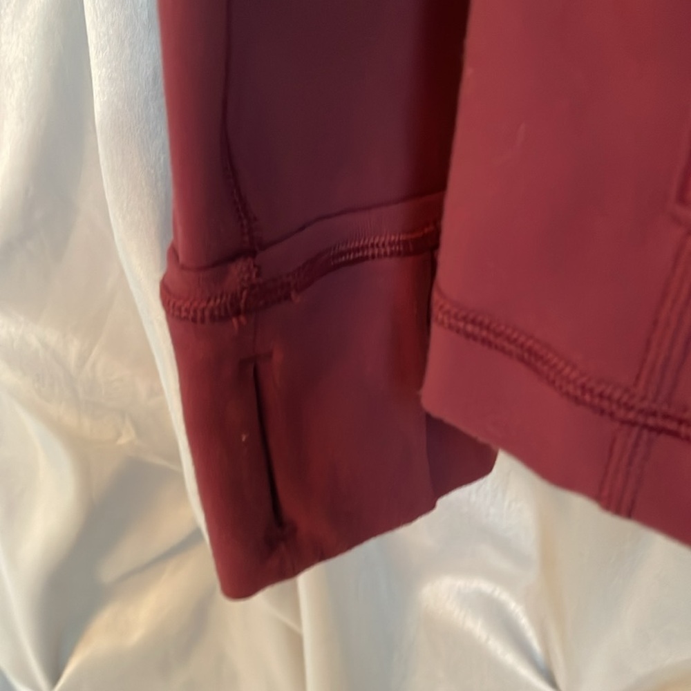 Lululemon Define Jacket
Red Merlot Size 6 - Picture 8 of 12